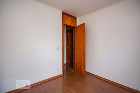Quarto 1 de apartamento para alugar com 2 quartos, 55m² em Alto Petrópolis, Porto Alegre