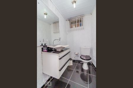 Casa à venda com 240m², 3 quartos e 2 vagasÁrea comum - banheiro