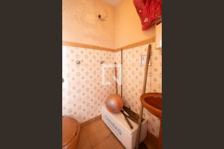 Casa para alugar com 400m², 2 quartos e 3 vagasBanheiro de Serviço