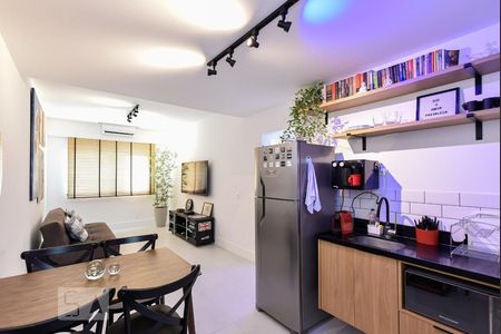 Sala de apartamento para alugar com 2 quartos, 60m² em Leblon, Rio de Janeiro
