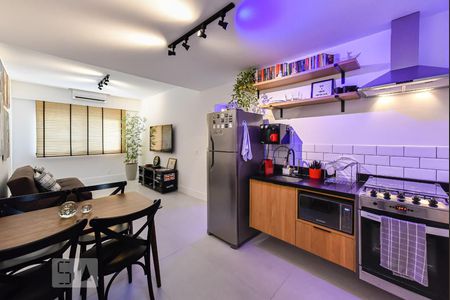 Sala de apartamento para alugar com 2 quartos, 60m² em Leblon, Rio de Janeiro