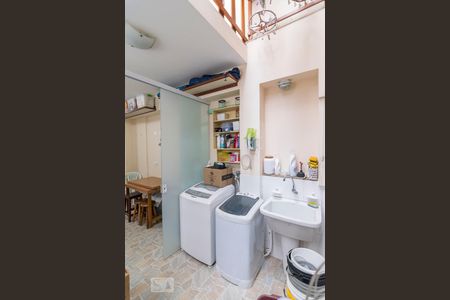 Casa à venda com 240m², 3 quartos e 3 vagasÁrea de Serviço