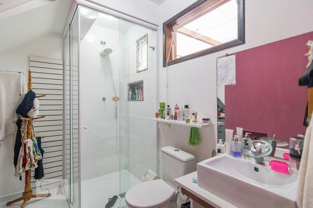 Casa à venda com 240m², 3 quartos e 3 vagasBanheiro