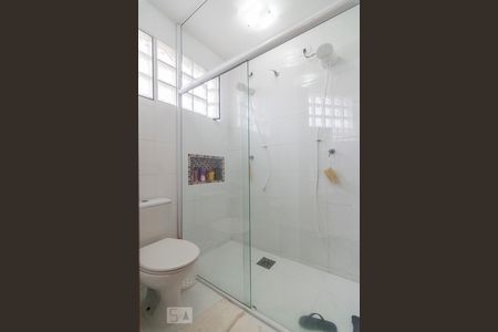 Casa à venda com 240m², 3 quartos e 3 vagasBanheiro da Suíte 2