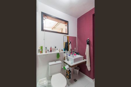 Casa à venda com 240m², 3 quartos e 3 vagasBanheiro