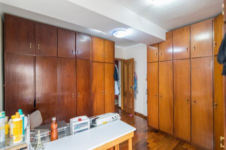 Casa à venda com 240m², 3 quartos e 3 vagasQuarto 2 Suíte