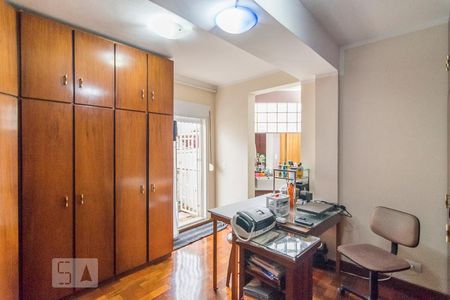 Casa à venda com 240m², 3 quartos e 3 vagasQuarto 2 Suíte