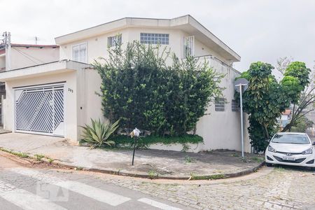 Casa à venda com 240m², 3 quartos e 3 vagasFachada