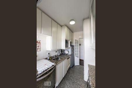 Apartamento à venda com 131m², 3 quartos e 2 vagas Apartamento à venda com 131m², 3 quartos e 2 vagasCozinha