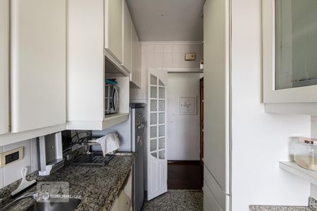 Apartamento à venda com 131m², 3 quartos e 2 vagas Apartamento à venda com 131m², 3 quartos e 2 vagasCozinha