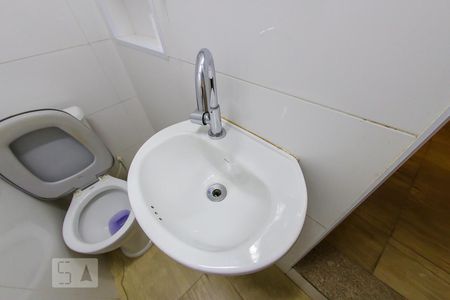 Casa para alugar com 18m², 1 quarto e sem vaga Casa para alugar com 18m², 1 quarto e sem vagaBanheiro
