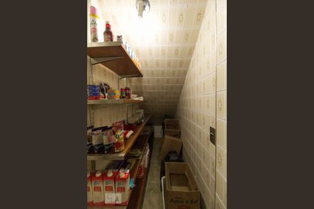 Casa à venda com 280m², 4 quartos e 5 vagasDespensa