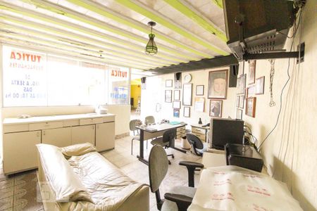 Casa à venda com 280m², 4 quartos e 5 vagasEscritório