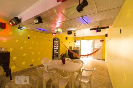 Casa à venda com 280m², 4 quartos e 5 vagasSalão de Festas