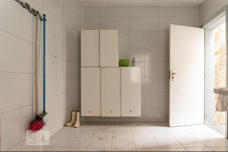 Casa à venda com 450m², 4 quartos e 4 vagas Casa à venda com 450m², 4 quartos e 4 vagasÁrea de Serviço