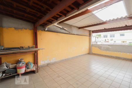 Casa à venda com 120m², 3 quartos e 2 vagas Casa à venda com 120m², 3 quartos e 2 vagasTerraço