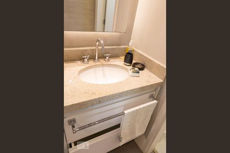 Studio para alugar com 35m², 1 quarto e 1 vaga Studio para alugar com 35m², 1 quarto e 1 vagaBanheiro