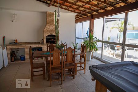 Apartamento à venda com 390m², 4 quartos e 3 vagas Apartamento à venda com 390m², 4 quartos e 3 vagasÁrea de lazer