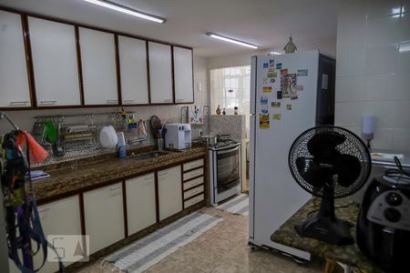 Apartamento à venda com 390m², 4 quartos e 3 vagas Apartamento à venda com 390m², 4 quartos e 3 vagasCozinha