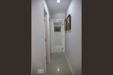 Apartamento à venda com 390m², 4 quartos e 3 vagas Apartamento à venda com 390m², 4 quartos e 3 vagasCorredor