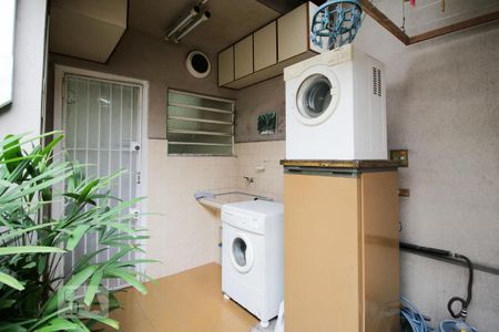 Casa à venda com 110m², 2 quartos e 2 vagas Casa à venda com 110m², 2 quartos e 2 vagasÁrea de serviço