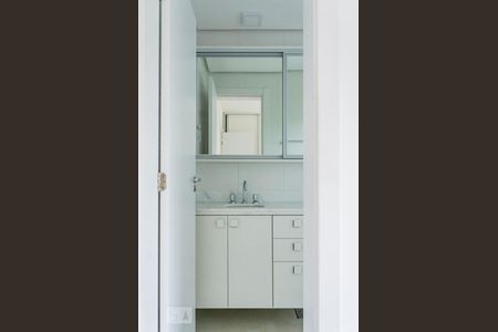 Apartamento à venda com 67m², 2 quartos e 1 vaga Apartamento à venda com 67m², 2 quartos e 1 vagaBanheiro da Suíte