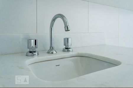 Apartamento à venda com 67m², 2 quartos e 1 vaga Apartamento à venda com 67m², 2 quartos e 1 vagaBanheiro da Suíte