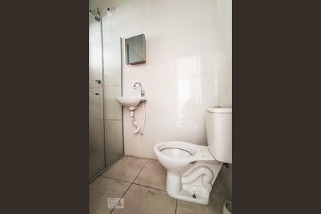 Banheiro de casa para alugar com 1 quarto, 40m² em Vila Franca, São Paulo