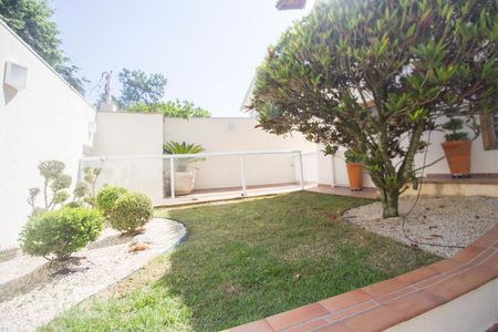 Casa à venda com 410m², 3 quartos e 6 vagasJardim