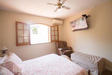 Casa à venda com 410m², 3 quartos e 6 vagasSuíte