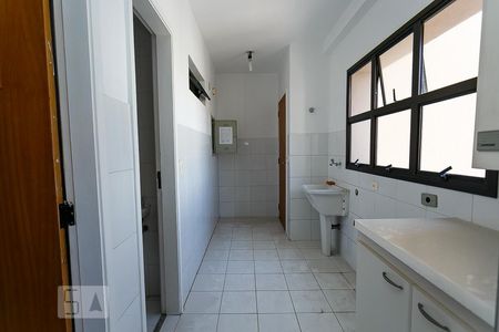 Apartamento à venda com 149m², 4 quartos e 4 vagas Apartamento à venda com 149m², 4 quartos e 4 vagasÁrea de Serviço