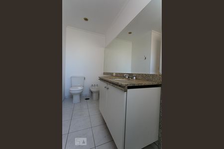 Apartamento à venda com 149m², 4 quartos e 4 vagas Apartamento à venda com 149m², 4 quartos e 4 vagasBanheiro da Suíte 2