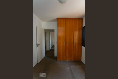 Apartamento à venda com 149m², 4 quartos e 4 vagas Apartamento à venda com 149m², 4 quartos e 4 vagasQuarto 1