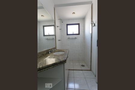 Apartamento à venda com 149m², 4 quartos e 4 vagas Apartamento à venda com 149m², 4 quartos e 4 vagasBanheiro da Suíte 2