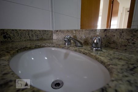 Apartamento à venda com 68m², 2 quartos e 1 vaga Apartamento à venda com 68m², 2 quartos e 1 vagaBanheiro Social