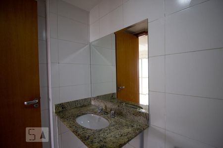 Apartamento à venda com 68m², 2 quartos e 1 vaga Apartamento à venda com 68m², 2 quartos e 1 vagaBanheiro Social