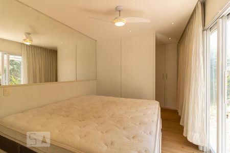 Casa à venda com 240m², 5 quartos e 4 vagasSuíte 2
