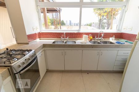 Casa à venda com 240m², 5 quartos e 4 vagasCozinha
