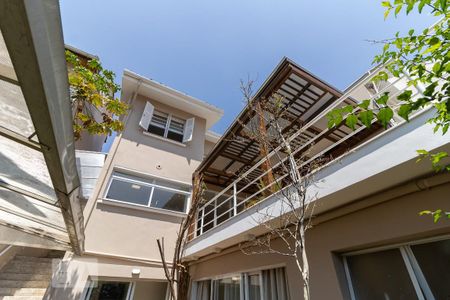 Casa à venda com 240m², 5 quartos e 4 vagasQuintal - Jardim