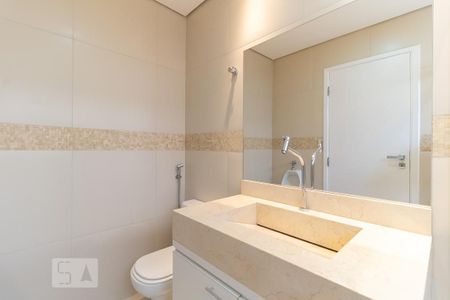 Casa à venda com 240m², 5 quartos e 4 vagasBanheiro da Suíte 2