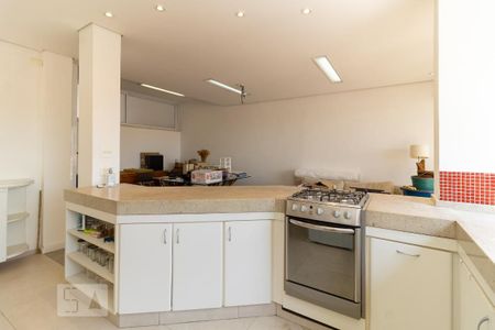 Casa à venda com 240m², 5 quartos e 4 vagasCozinha