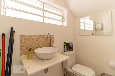 Casa à venda com 240m², 5 quartos e 4 vagasLavabo
