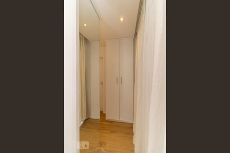 Casa à venda com 240m², 5 quartos e 4 vagasCloset da Suíte 2