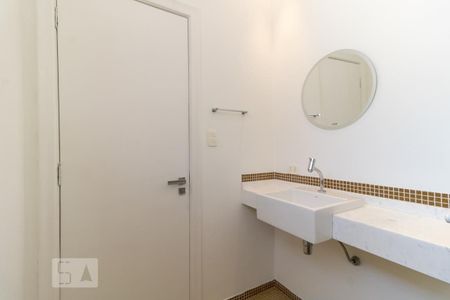 Casa à venda com 240m², 5 quartos e 4 vagasBanheiro da Suíte 1