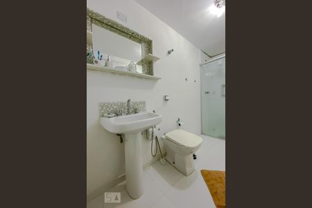 Casa à venda com 123m², 4 quartos e 1 vagaBanheiro