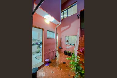 Casa à venda com 123m², 4 quartos e 1 vagaQuintal