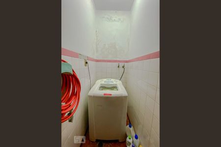 Casa à venda com 123m², 4 quartos e 1 vagaLavanderia