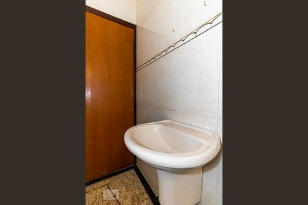 Casa à venda com 162m², 3 quartos e 3 vagas Casa à venda com 162m², 3 quartos e 3 vagasBanheiro
