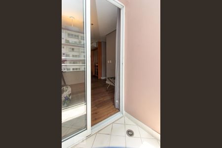 Studio à venda com 33m², 1 quarto e 1 vaga Studio à venda com 33m², 1 quarto e 1 vagaVaranda