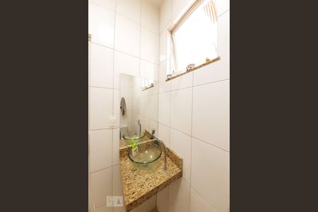 Casa à venda com 160m², 4 quartos e sem vaga Casa à venda com 160m², 4 quartos e sem vagaBanheiro